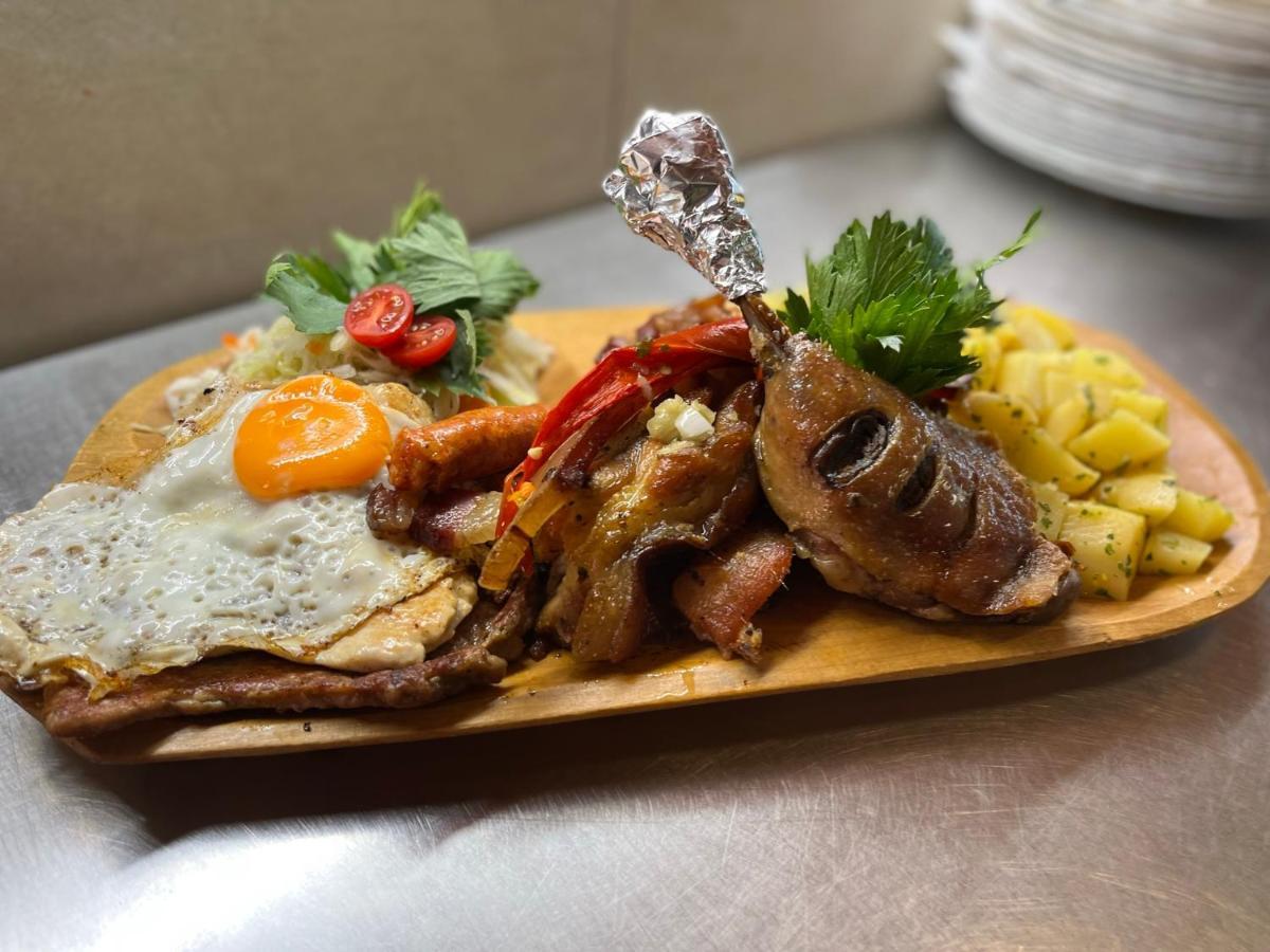 Bed and Breakfast Malom Club Panzio Baja Exterior foto